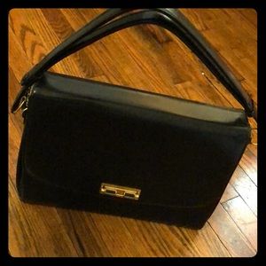 Thrifted Vintage Hand Bag. Good condition.
